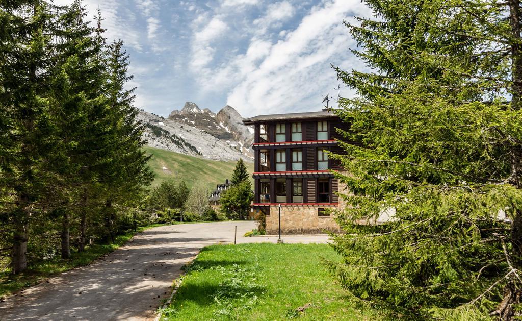 Snoe Hotel Candanchu Exterior photo